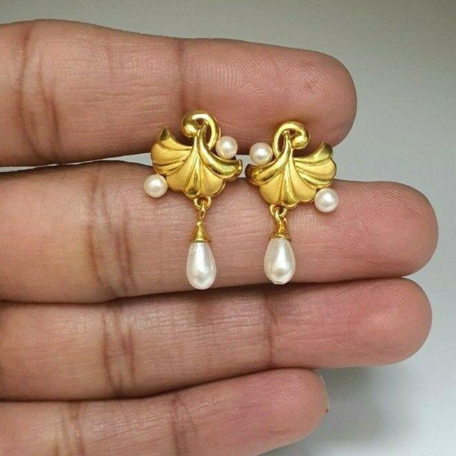 22ct Yellow Gold Ladies Long Earrings 4.3 Grams