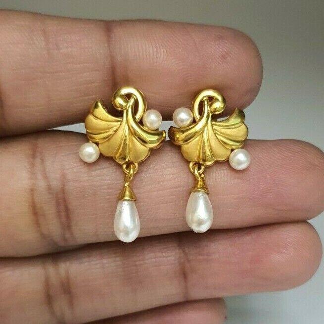 22ct Yellow Gold Ladies Long Earrings 4.3 Grams