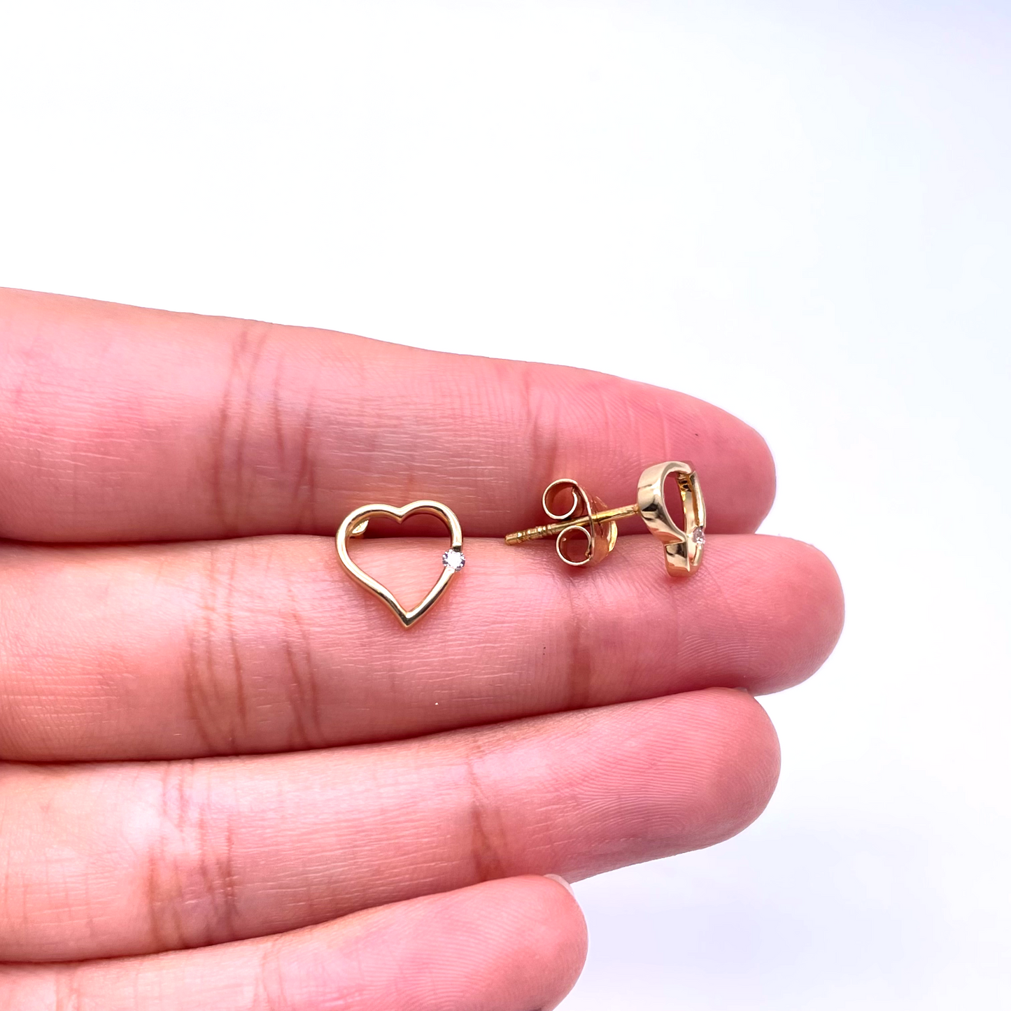 18ct Yellow Gold Round Diamond Heart Stud Earrings 0.04ct