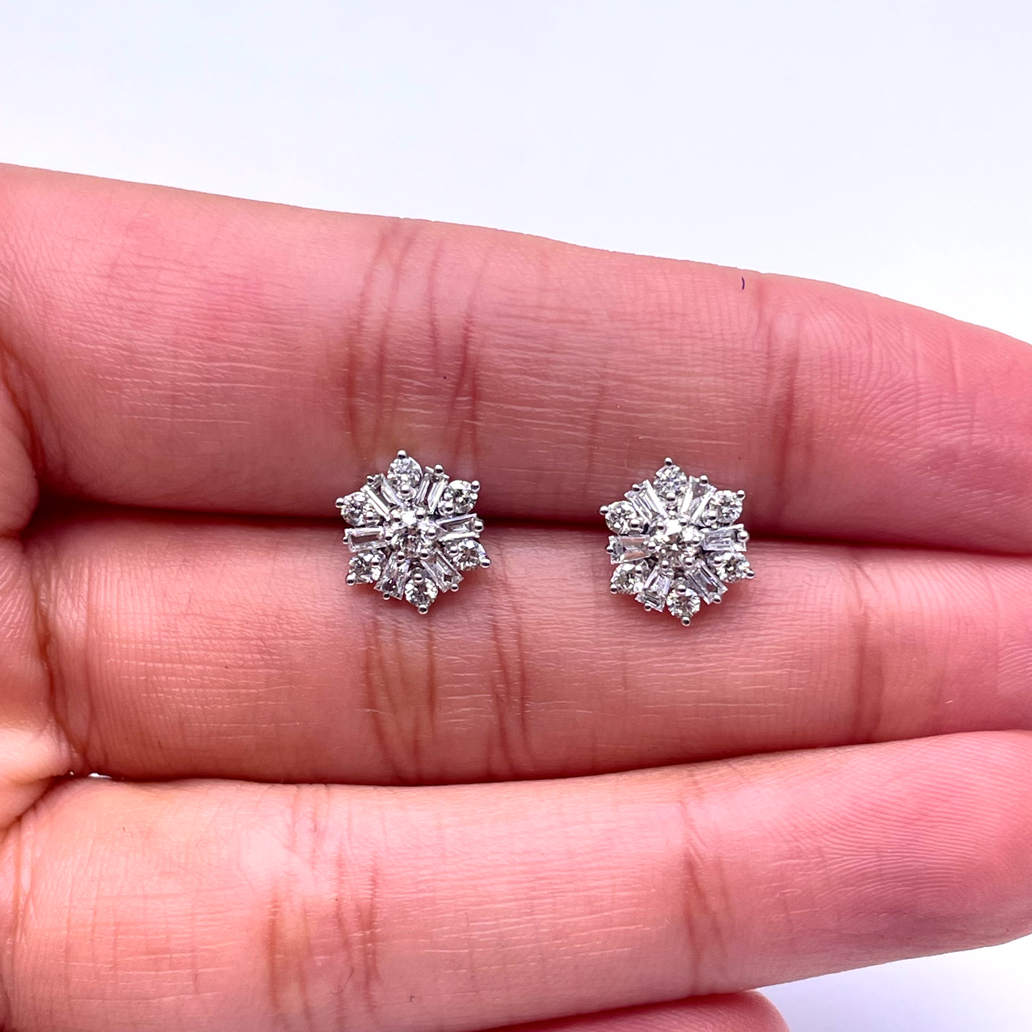 18ct White Gold Diamond Baguette Snowflake Cluster Stud Earring 9mm width,0.62ct