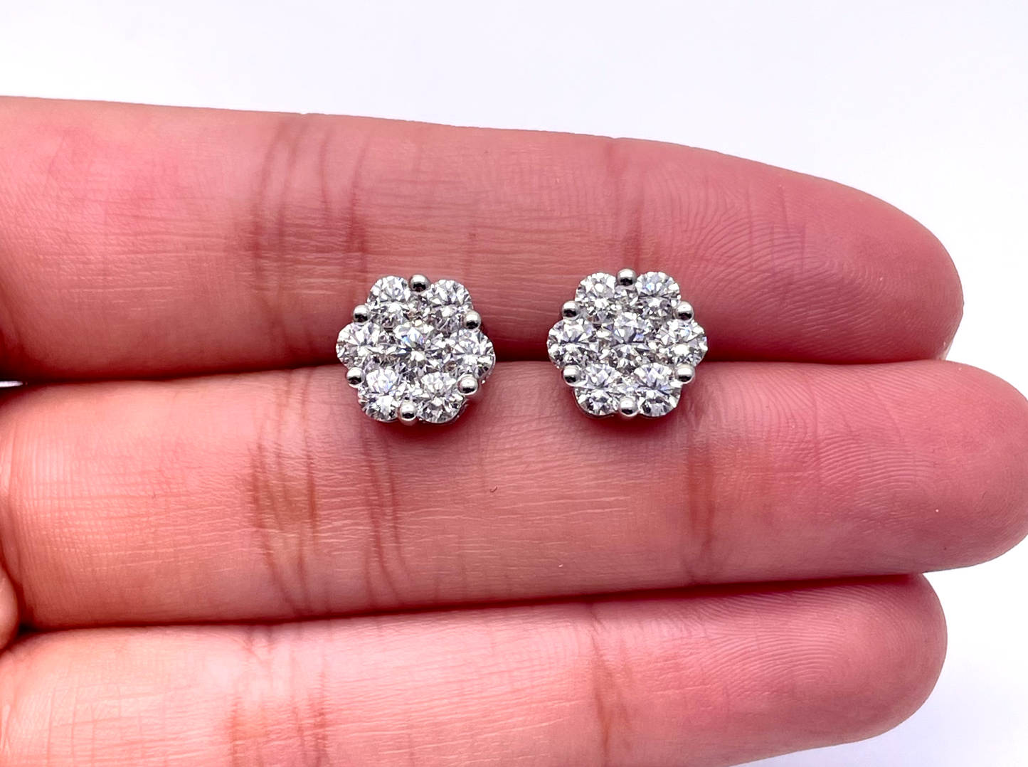 18ct White Gold 7 Stone Daisy Cluster Diamond Stud Earrings IGI Certified 2.00ct