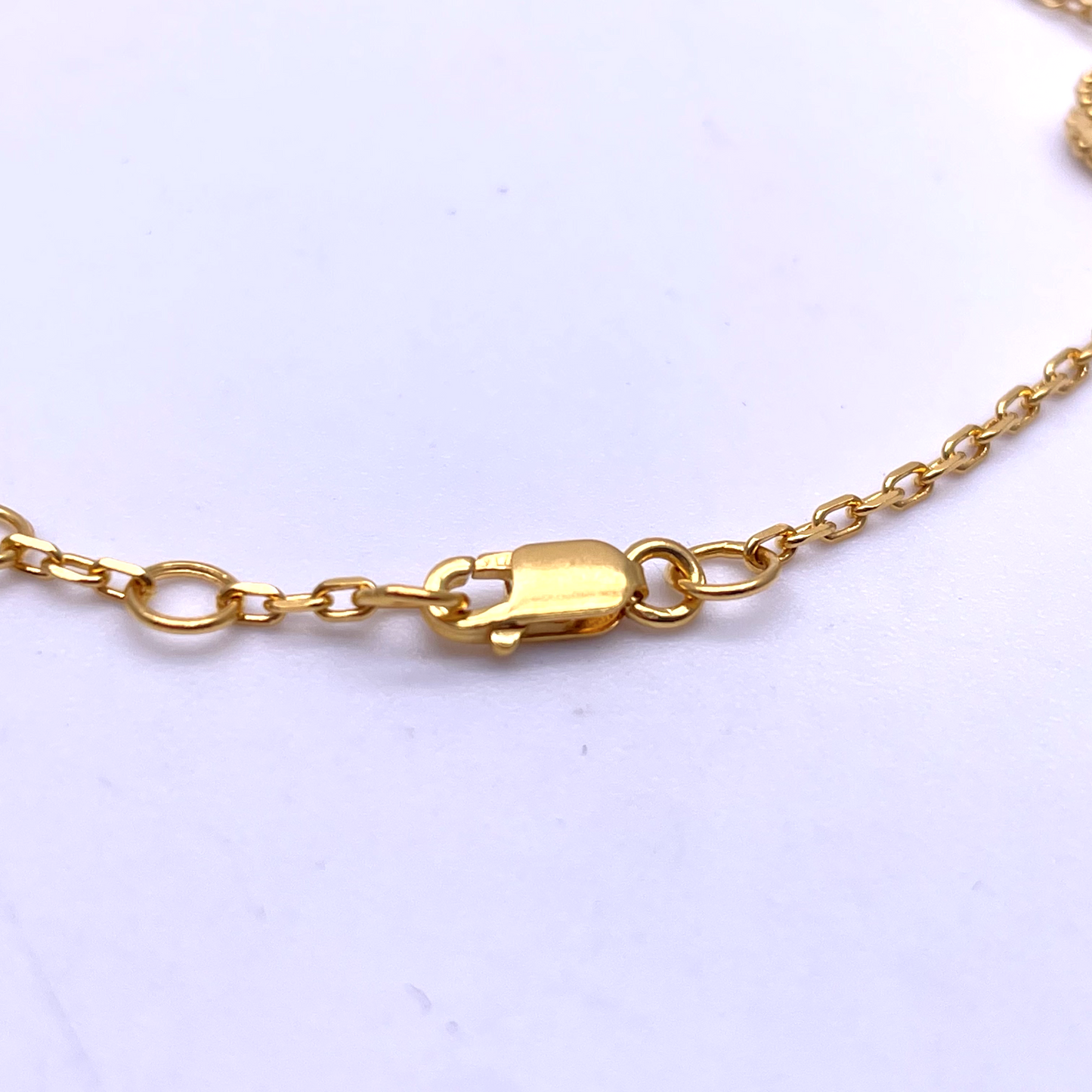 22ct Yellow Gold 3 Leaf Mother of Pearl Bracelet 8