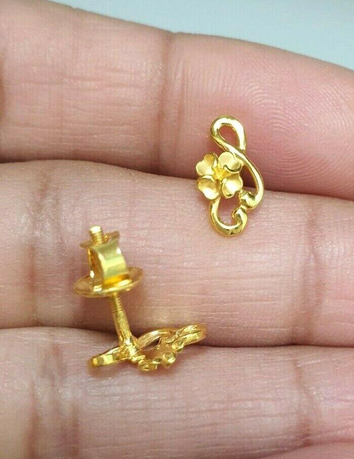 22ct Yellow Gold Flower Design Ladies Stud Earrings 2.1 Grams