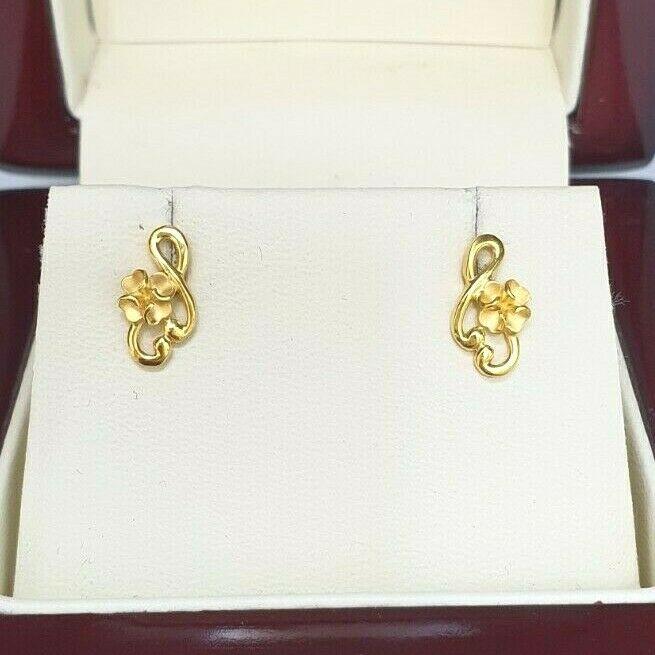 22ct Yellow Gold Flower Design Ladies Stud Earrings 2.1 Grams