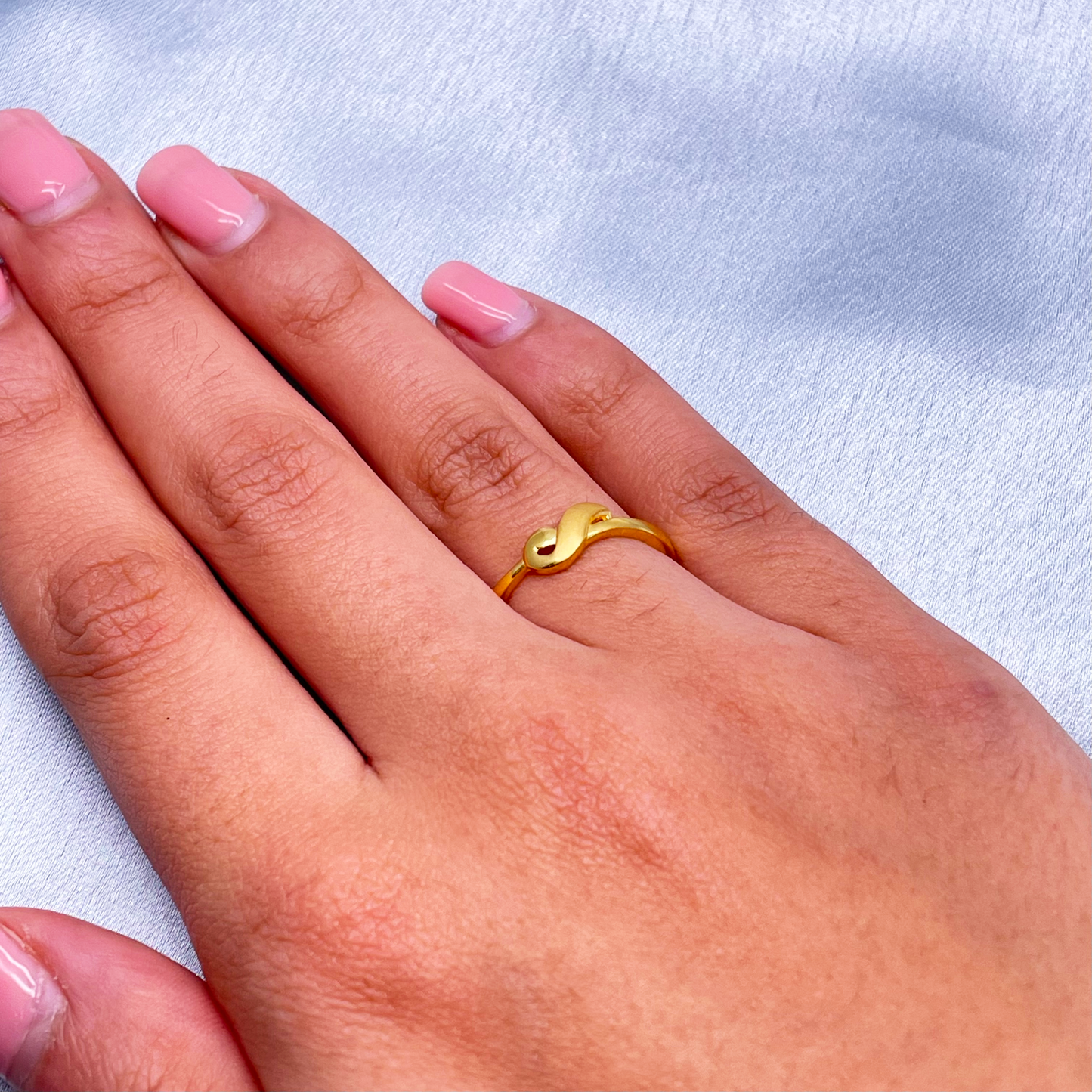 22ct Yellow Gold Polished & Matt Infinity Minimalistic Ring