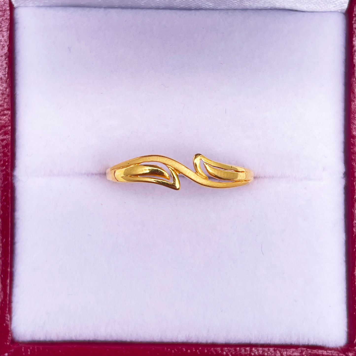 22ct Yellow Gold Polished & Matt Leaf Minimalistic Ring