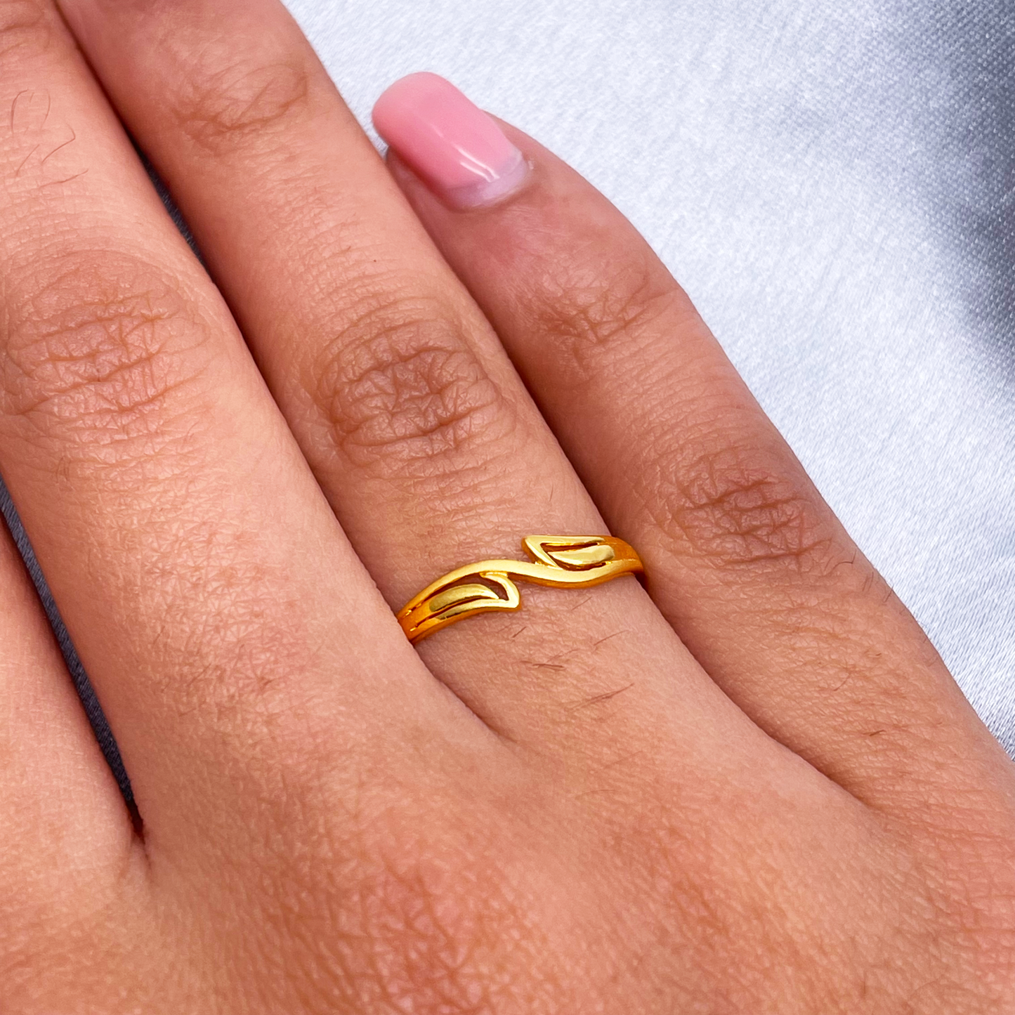 22ct Yellow Gold Polished & Matt Leaf Minimalistic Ring