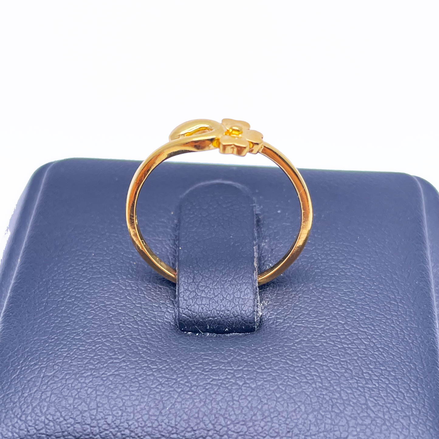 22ct Yellow Gold Polished & Matt Flower Minimalist Ring