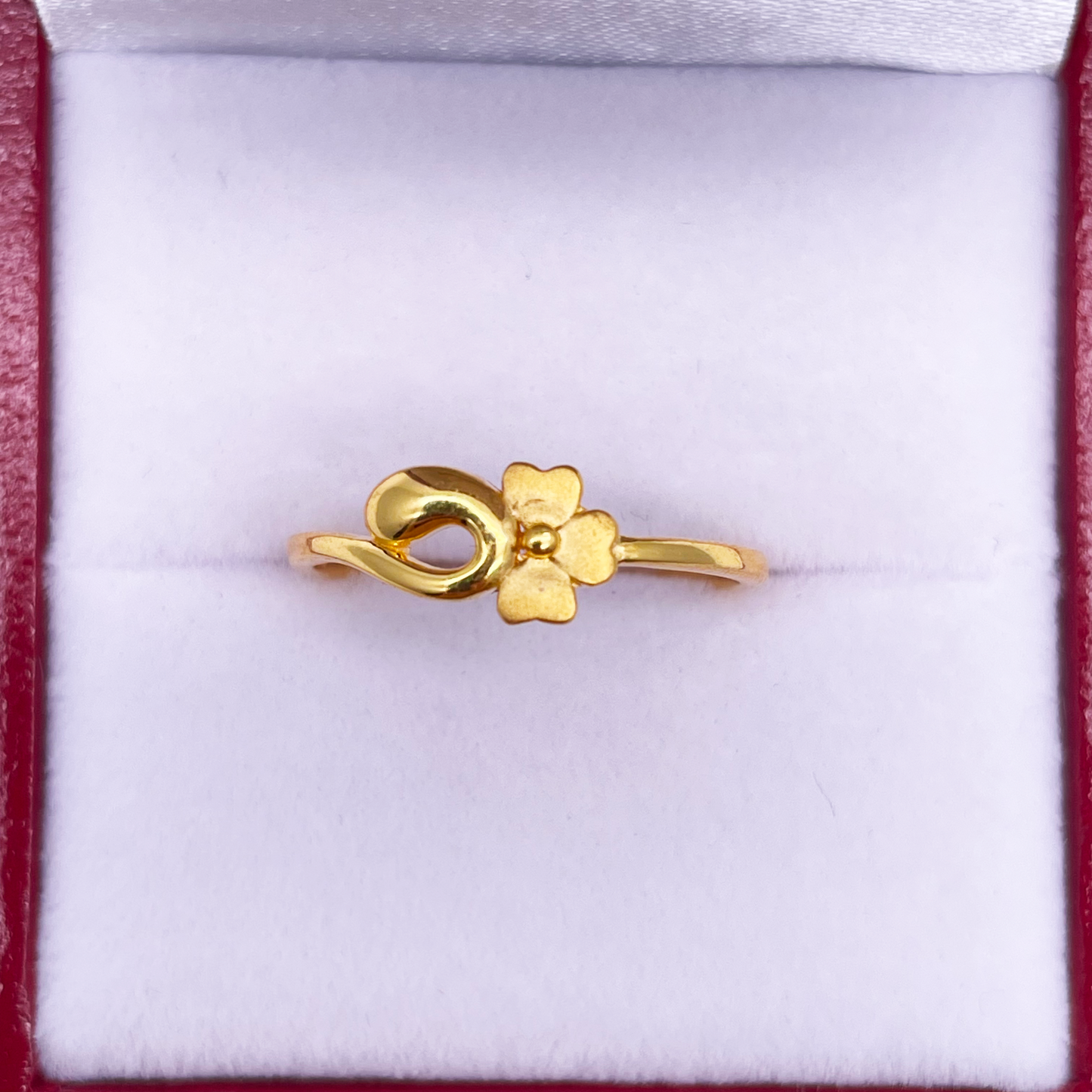 22ct Yellow Gold Polished & Matt Flower Minimalist Ring