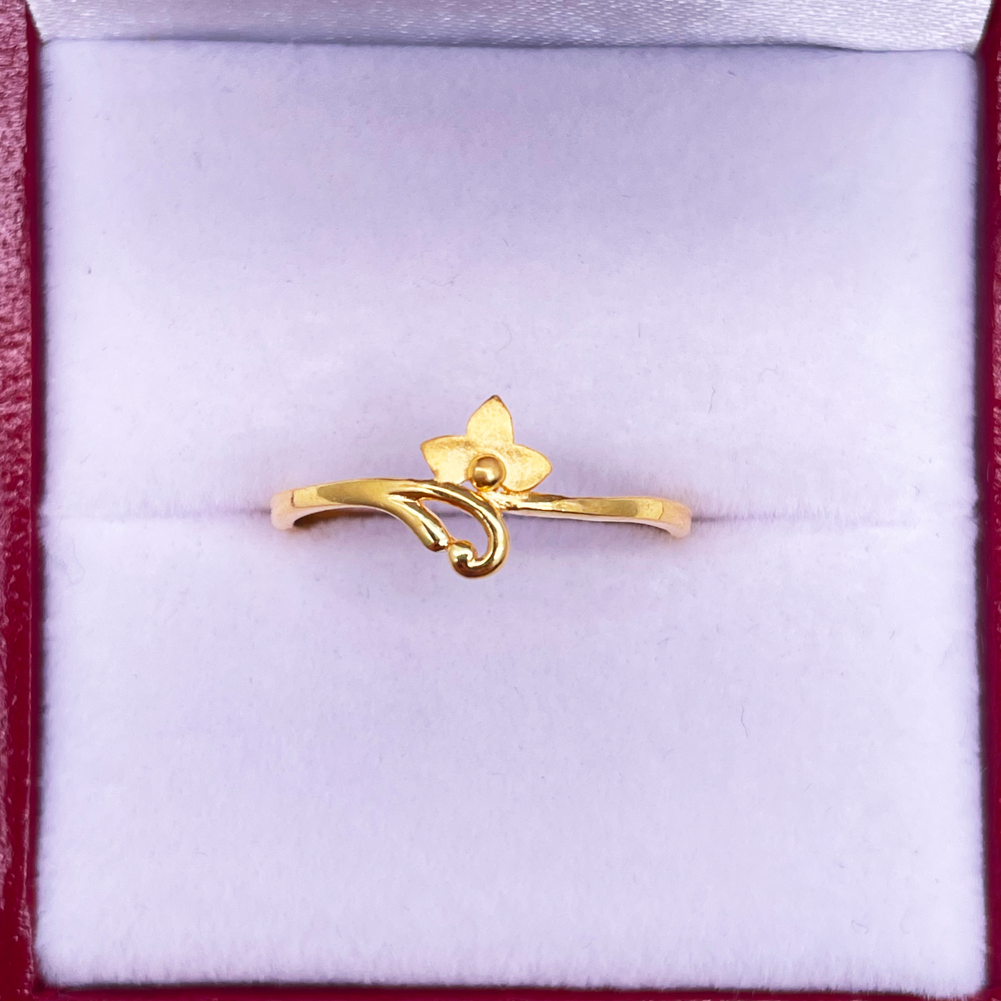 22ct Yellow Gold Polished & Matt Flower Minimalist Ring