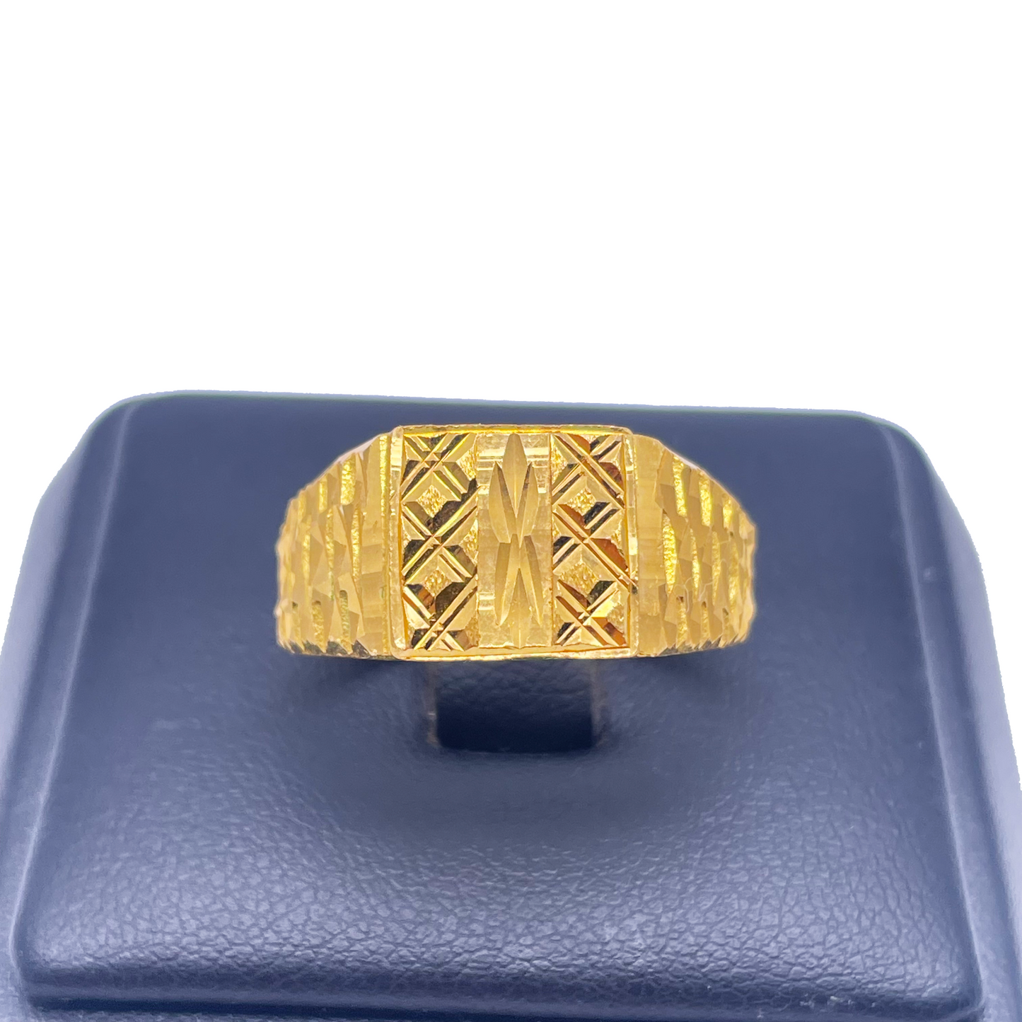 22ct Yellow Gold Diamond Cut Mens Signet Ring Hallmarked