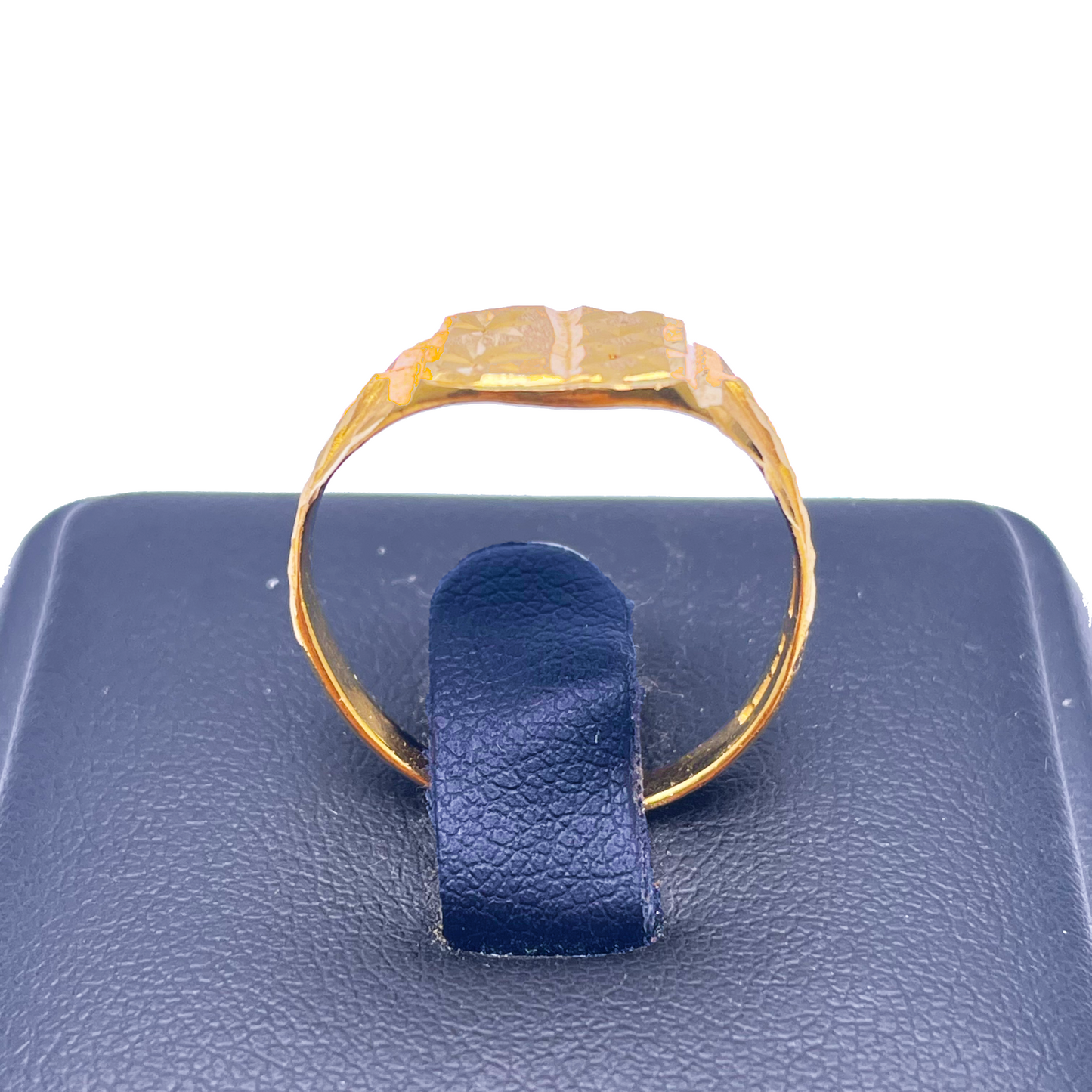 22ct Yellow Gold Diamond Cut Mens Signet Ring Hallmarked