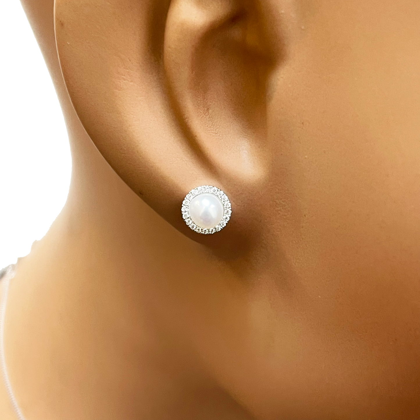 14ct White Gold Diamond Halo Pearl Stud Earrings & Pendant 2.04cts