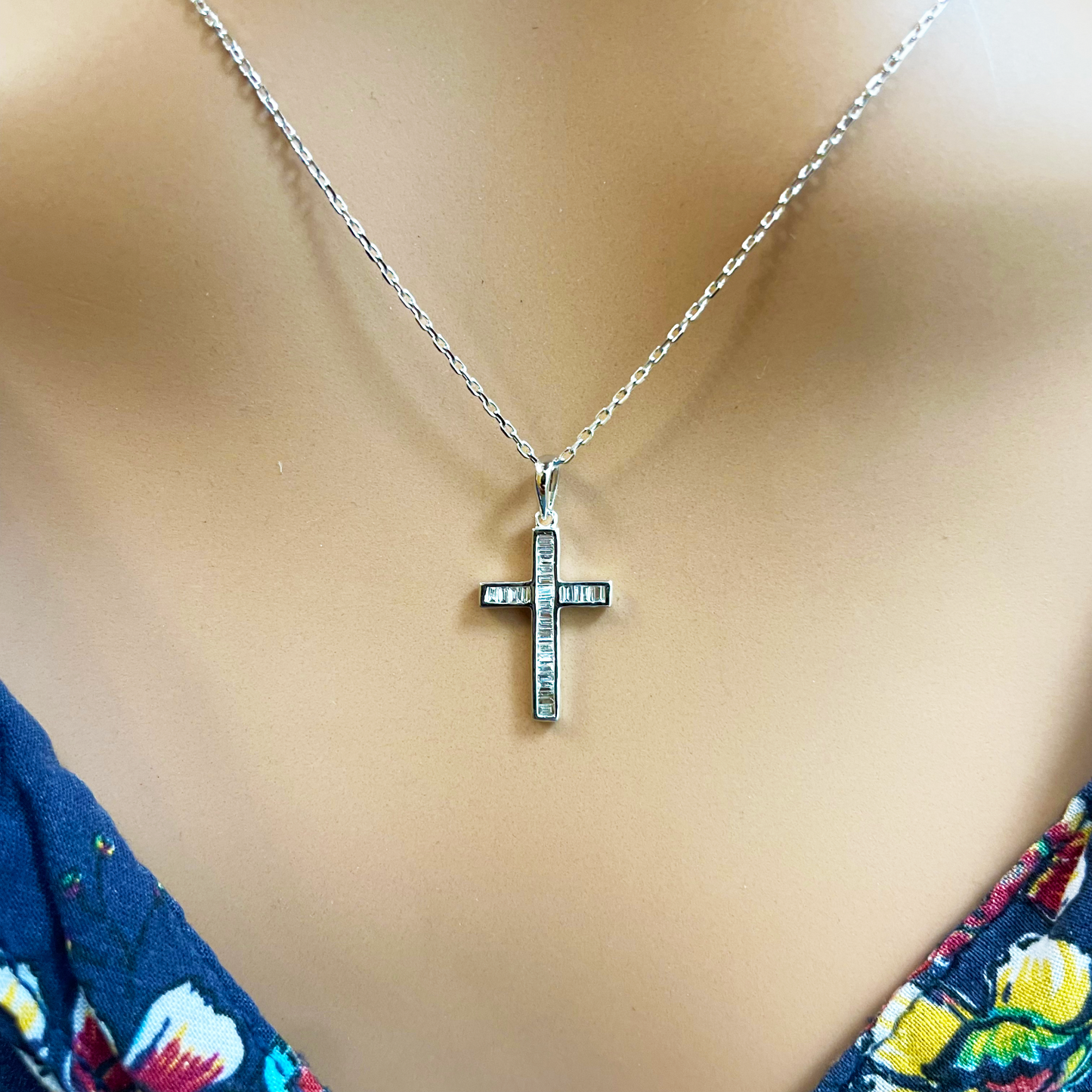 14ct White Gold Baguette Diamond Cross Pendant 0.12ct