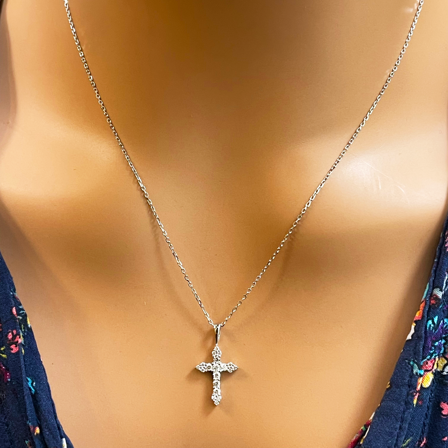 14ct White Gold Shiny Diamond Cross Pendant 0.24ct