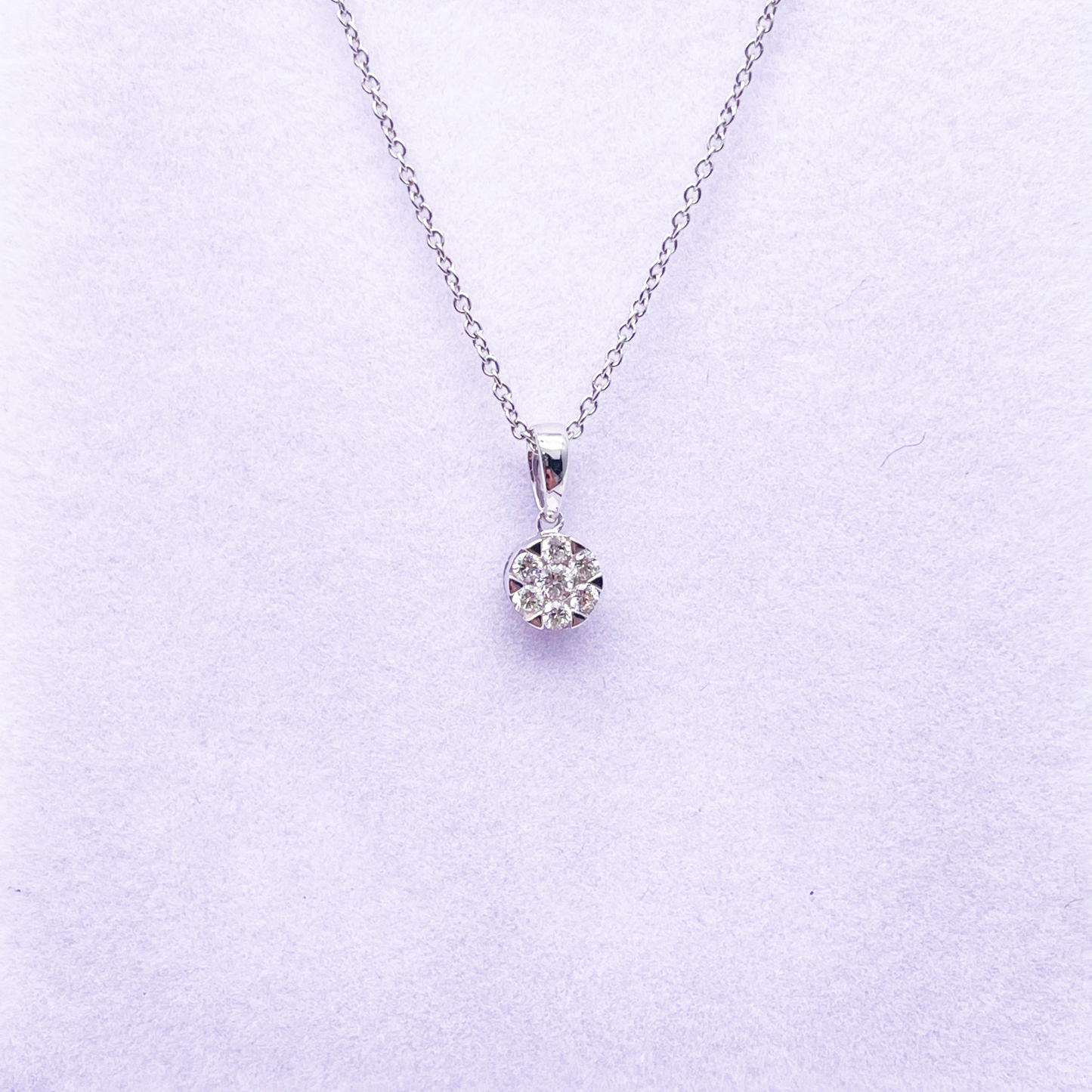 14ct White Gold Diamonds Round Pendant Necklace 0.15ct