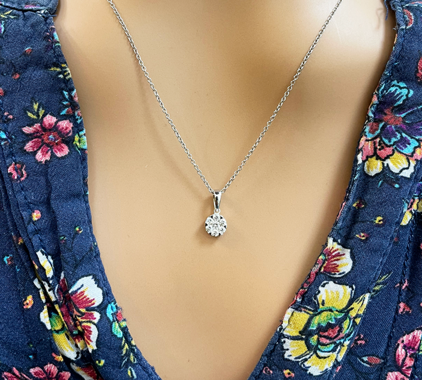 14ct White Gold Diamonds Round Pendant Necklace 0.15ct