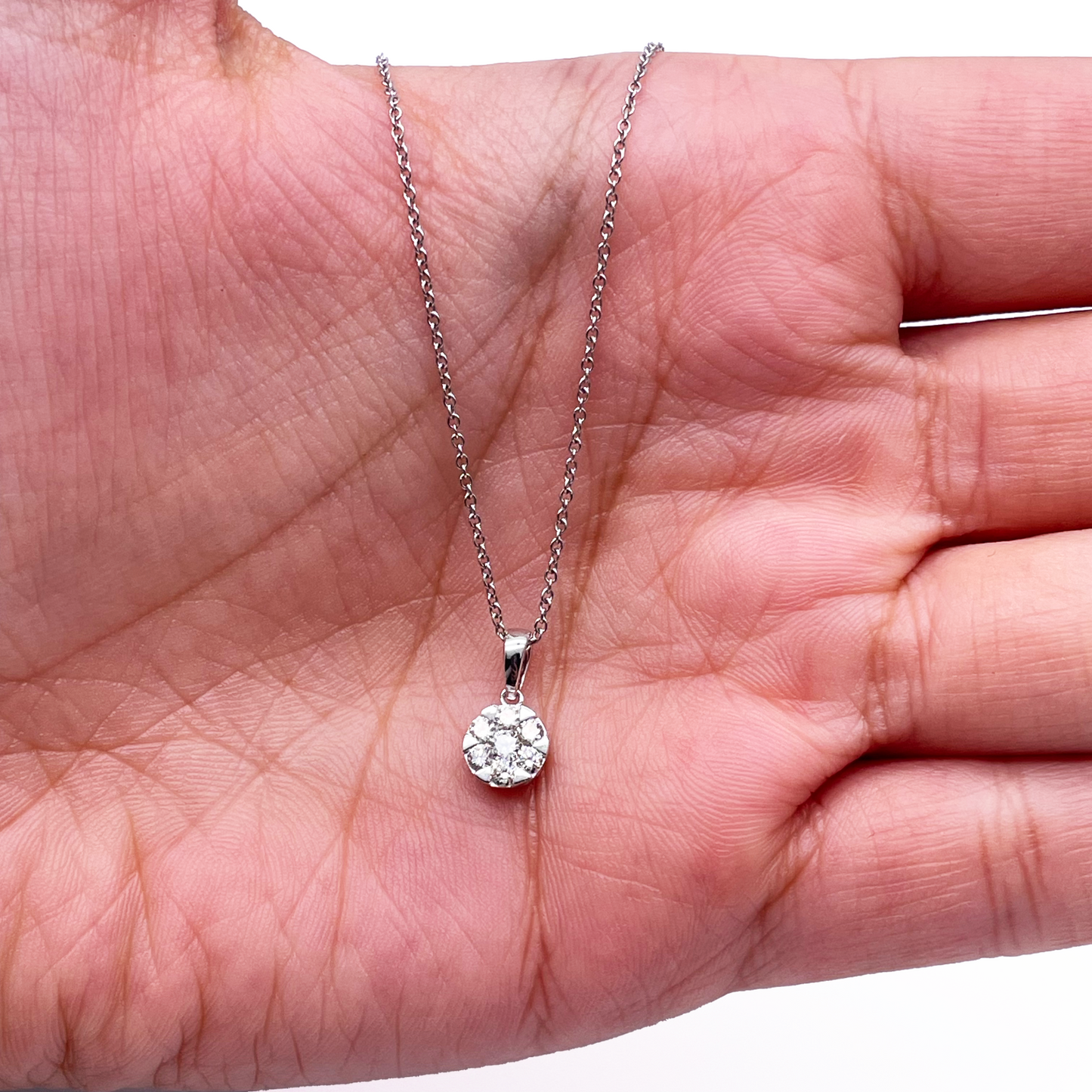 14ct White Gold Diamonds Round Pendant Necklace 0.24ct