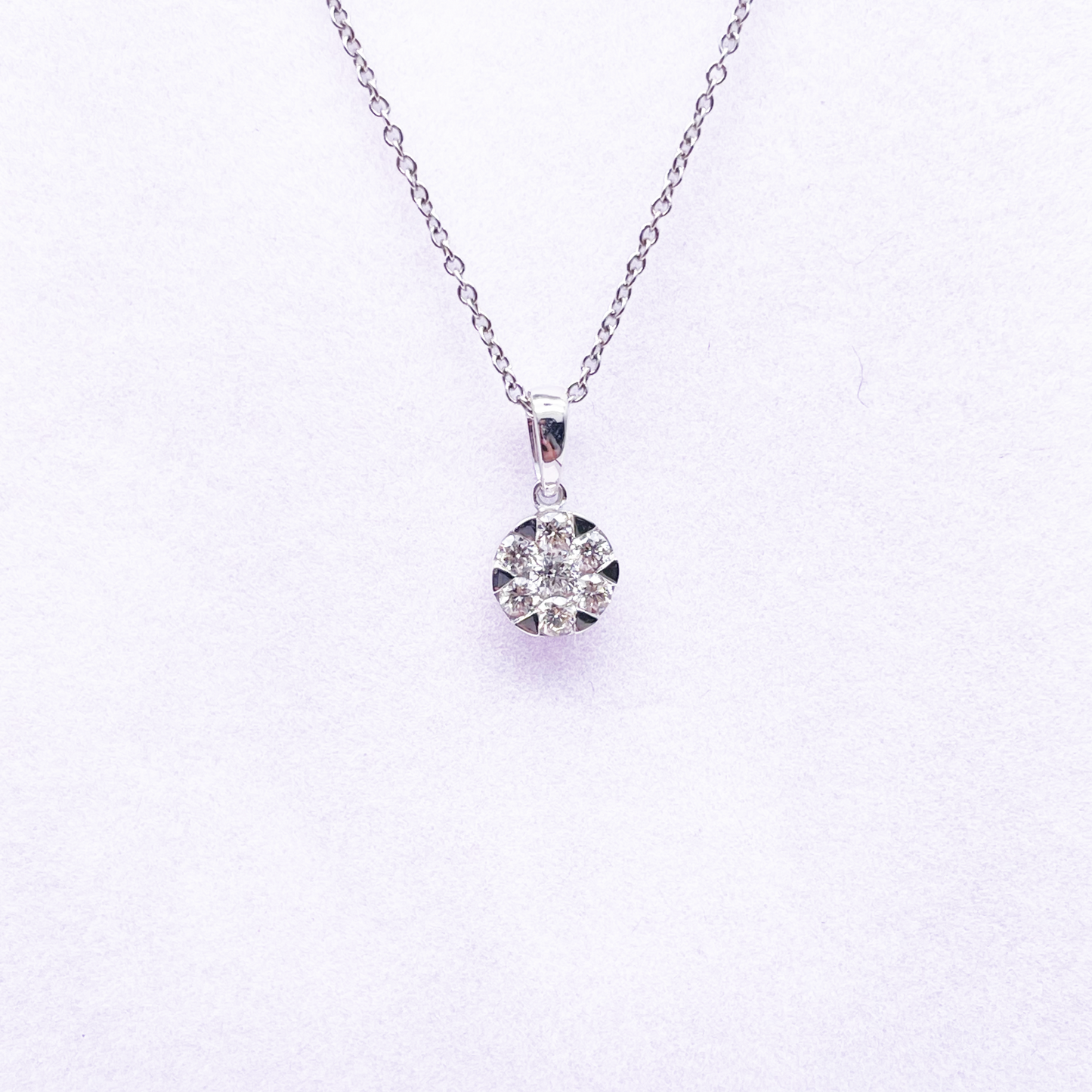 14ct White Gold Diamonds Round Pendant Necklace 0.24ct