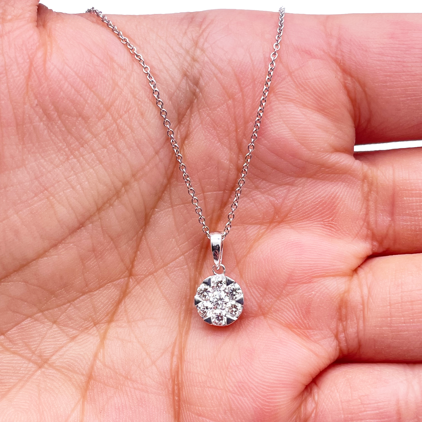 14ct White Gold Diamonds Round Pendant Necklace 0.40ct