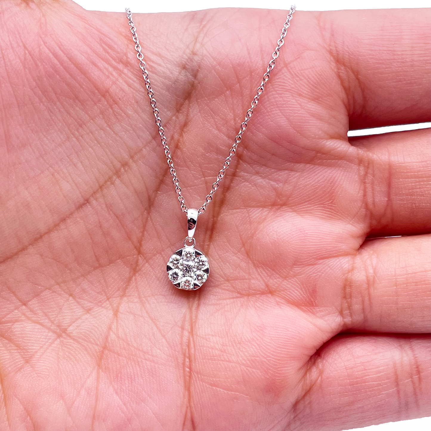 14ct White Gold Diamonds Round Pendant Necklace 0.32ct