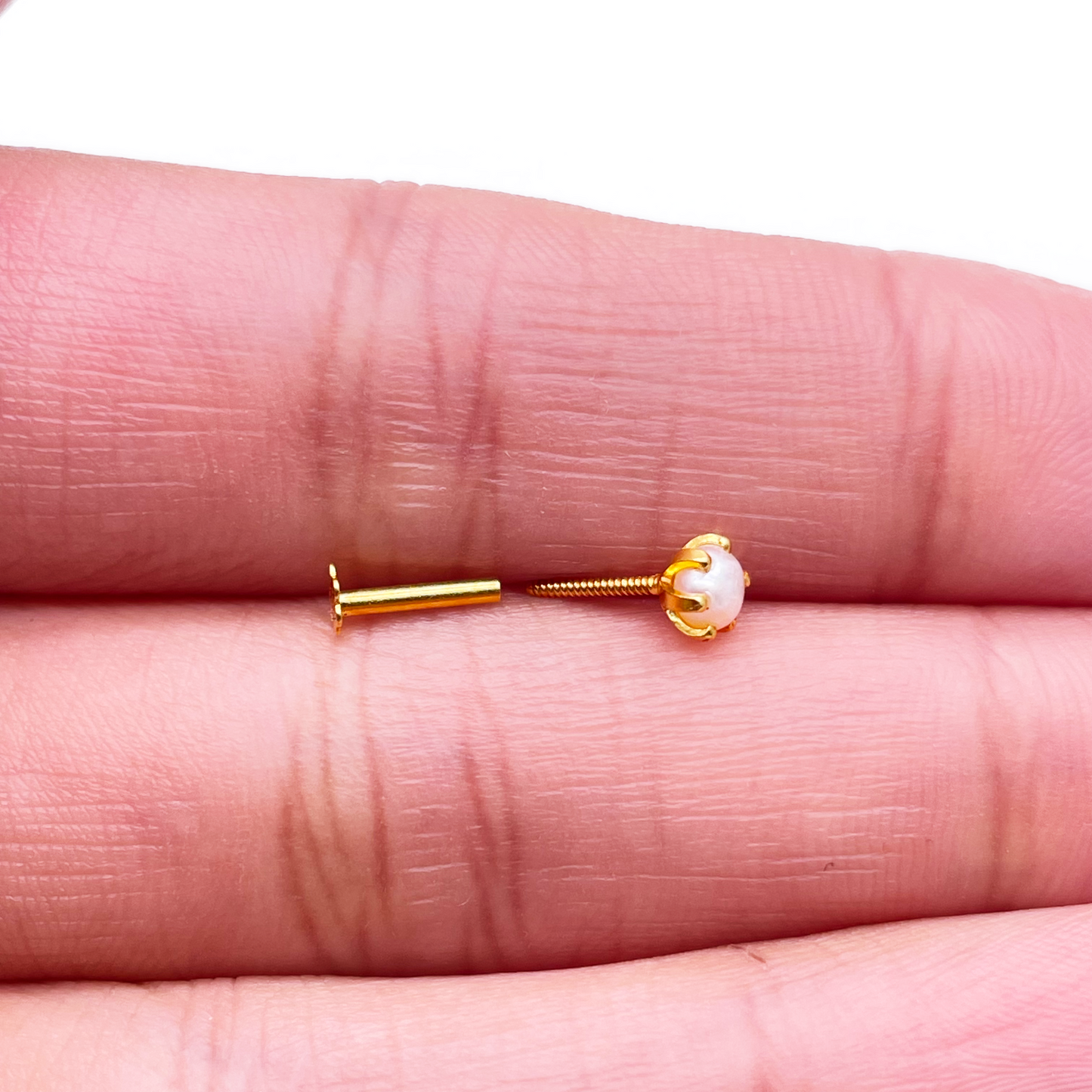 22ct Yellow Gold Freshwater Pearl Claw Single Nose Stud 4.1mm