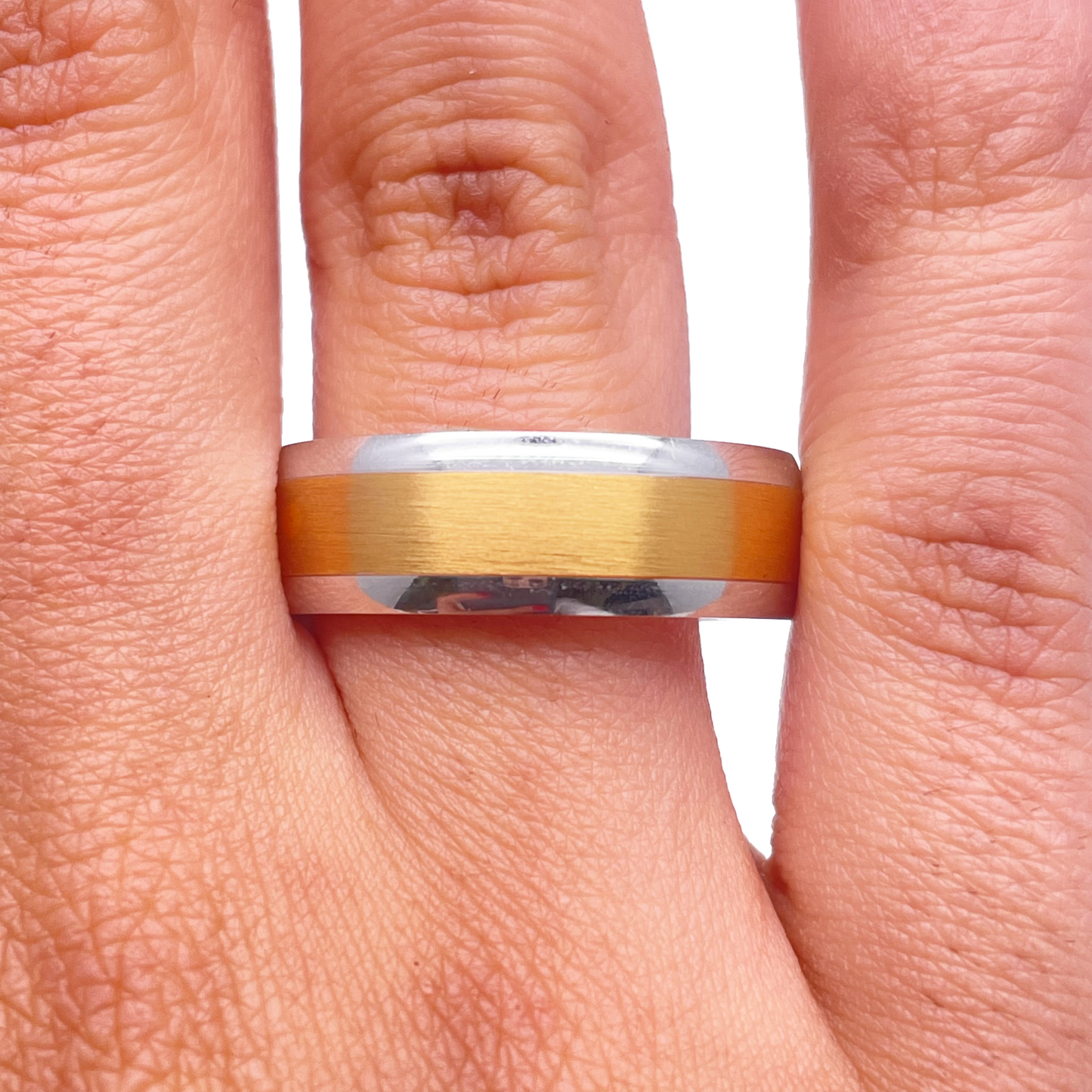 18ct White/Yellow Gold Two Tone Mens Wedding 7mm Band With A Fancy Matt Middle