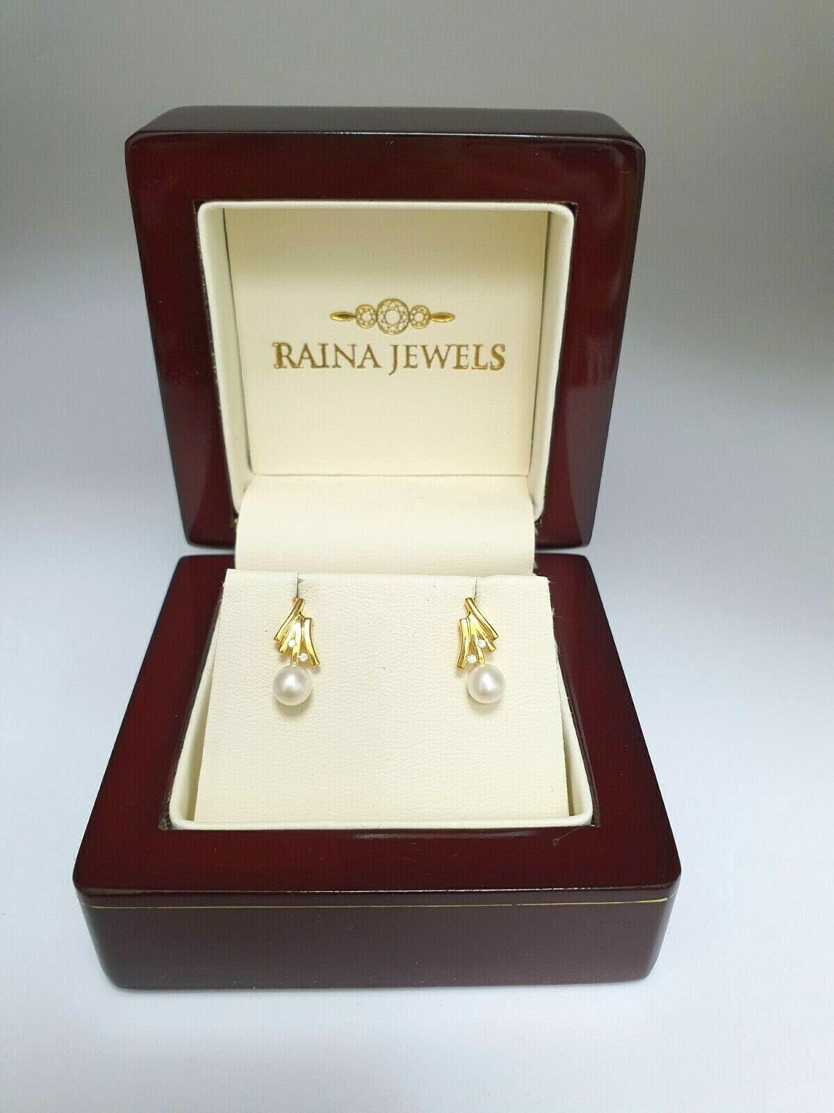 22ct Yellow Gold Freshwater Pearls & Cubic Zirconia Stud Earrings