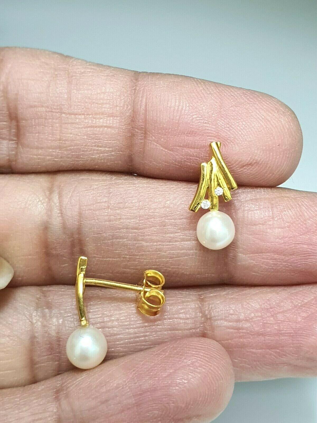 22ct Yellow Gold Freshwater Pearls & Cubic Zirconia Stud Earrings