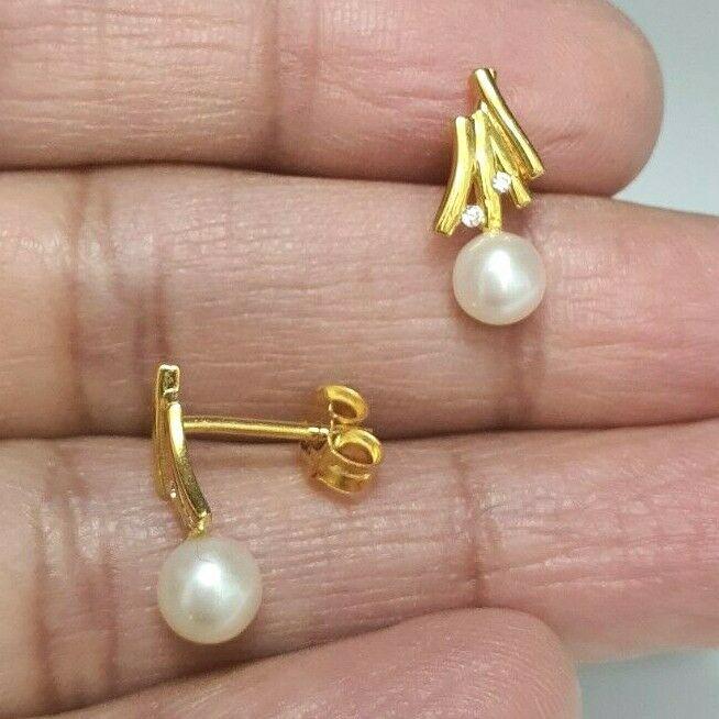 22ct Yellow Gold Freshwater Pearls & Cubic Zirconia Stud Earrings