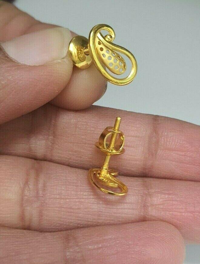 22ct Yellow Gold Flower Design Ladies Stud Earrings 2.1gm