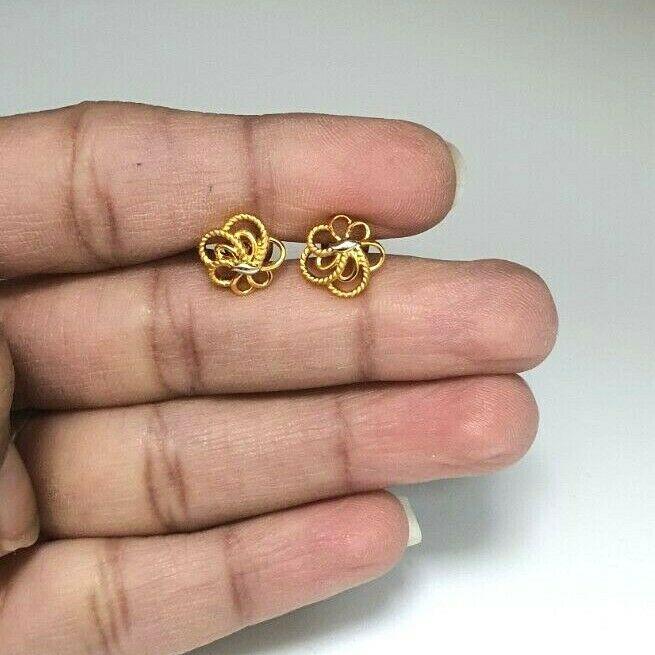 22ct Yellow Gold Flower Design Ladies Stud Earrings 3.0 Grams