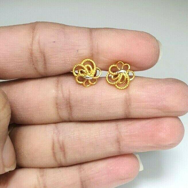 22ct Yellow Gold Flower Design Ladies Stud Earrings 3.0 Grams