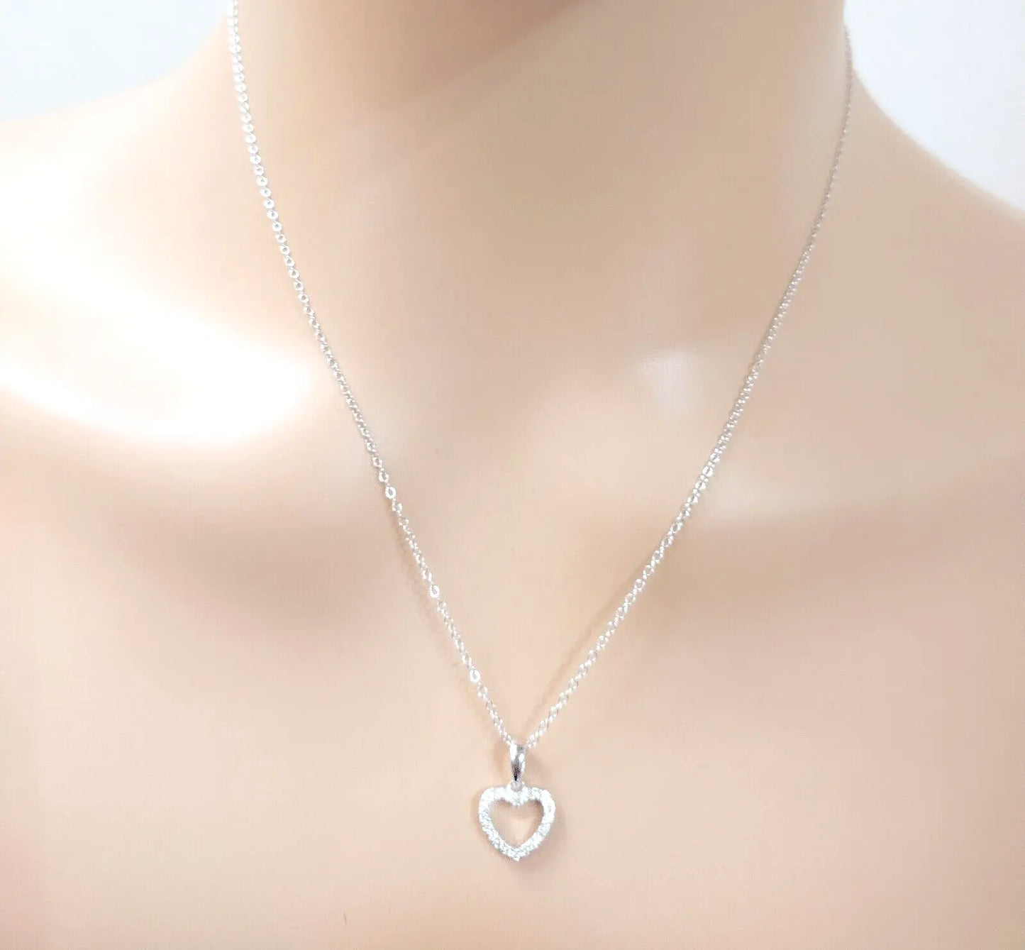 9ct White Gold & Natural Diamonds Heart Pendant with 9ct Chain 0.13ct 