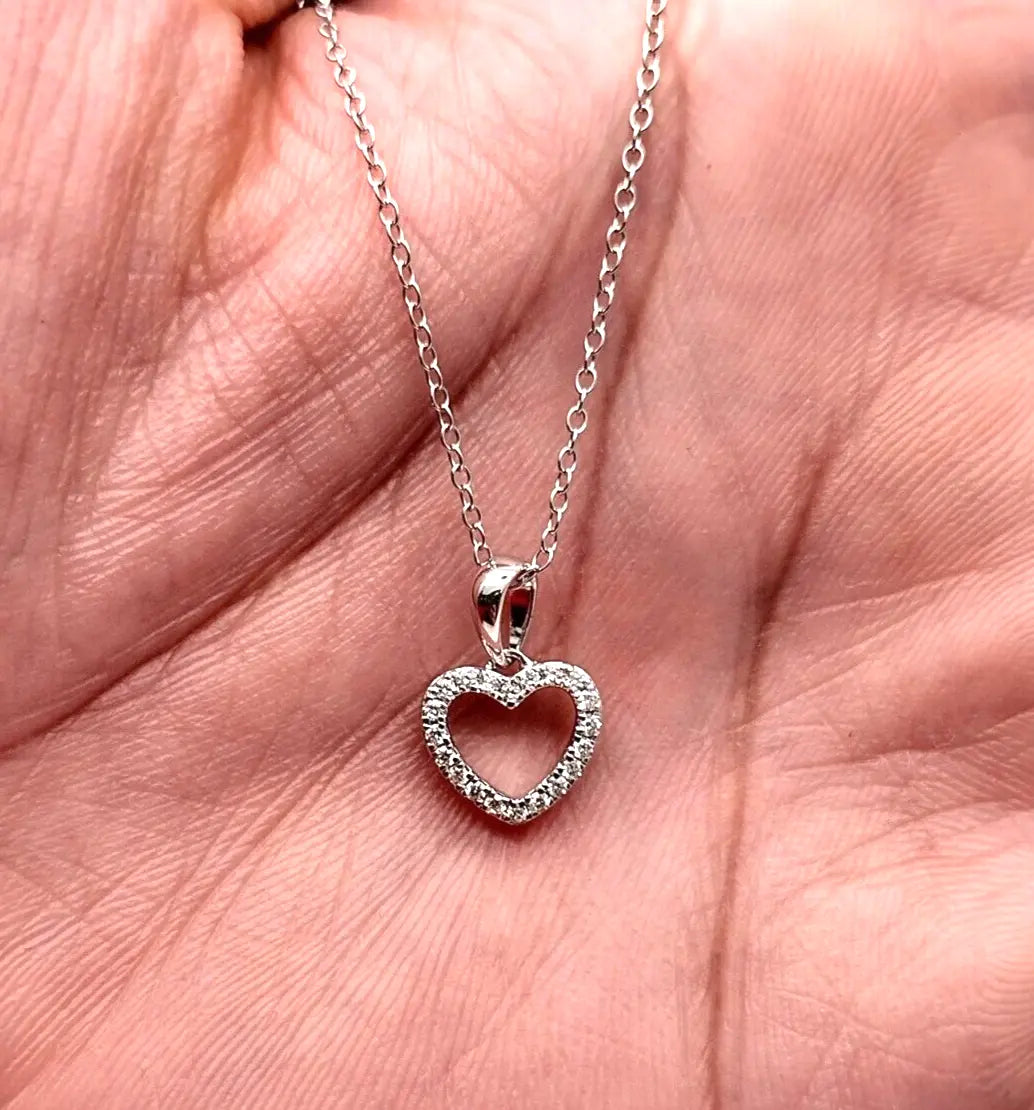 9ct White Gold & Natural Diamonds Heart Pendant with 9ct Chain 0.13ct 
