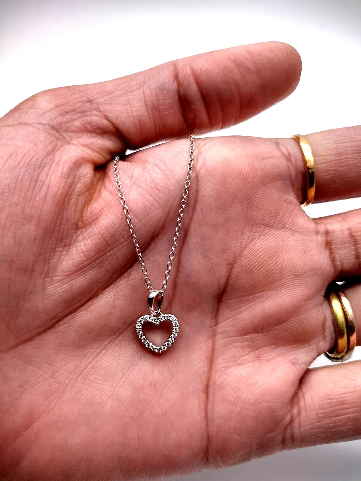 9ct White Gold & Natural Diamonds Heart Pendant with 9ct Chain 0.13ct 