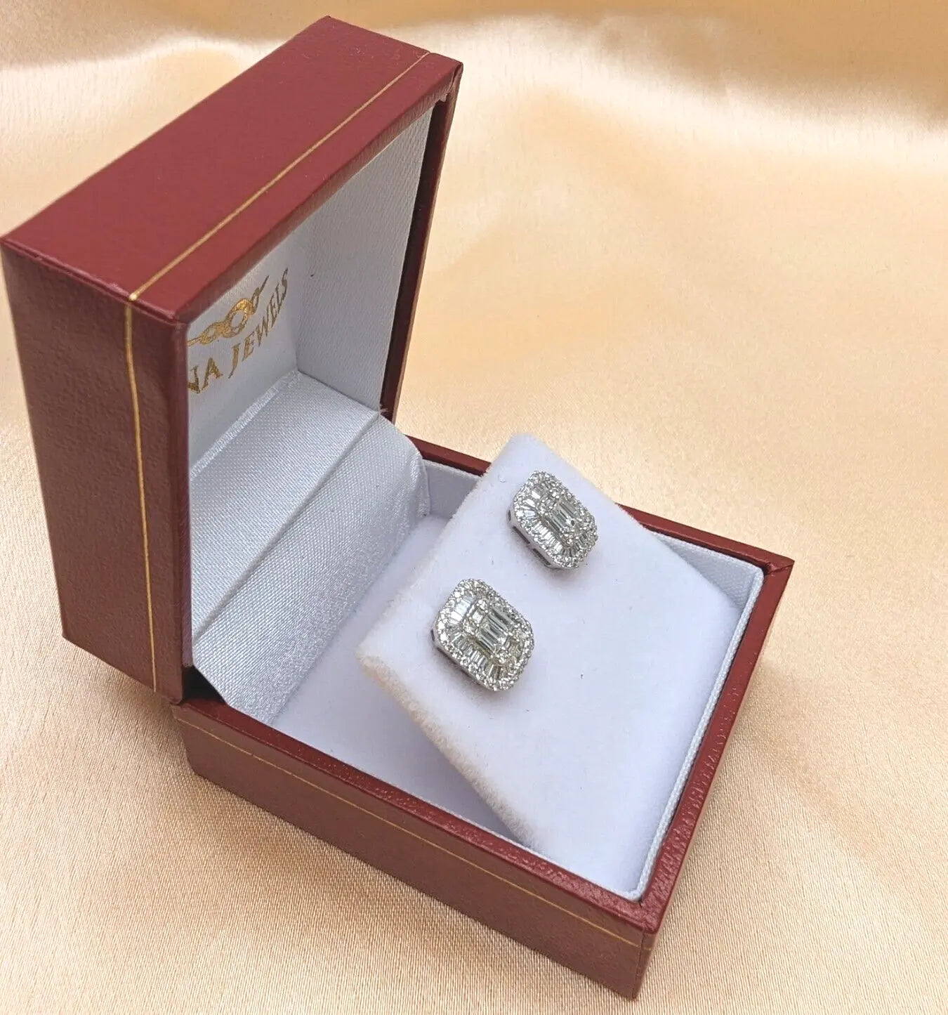 9ct White Gold & Natural Diamonds & Baguette Earrings Ear Studs 0.76ct 