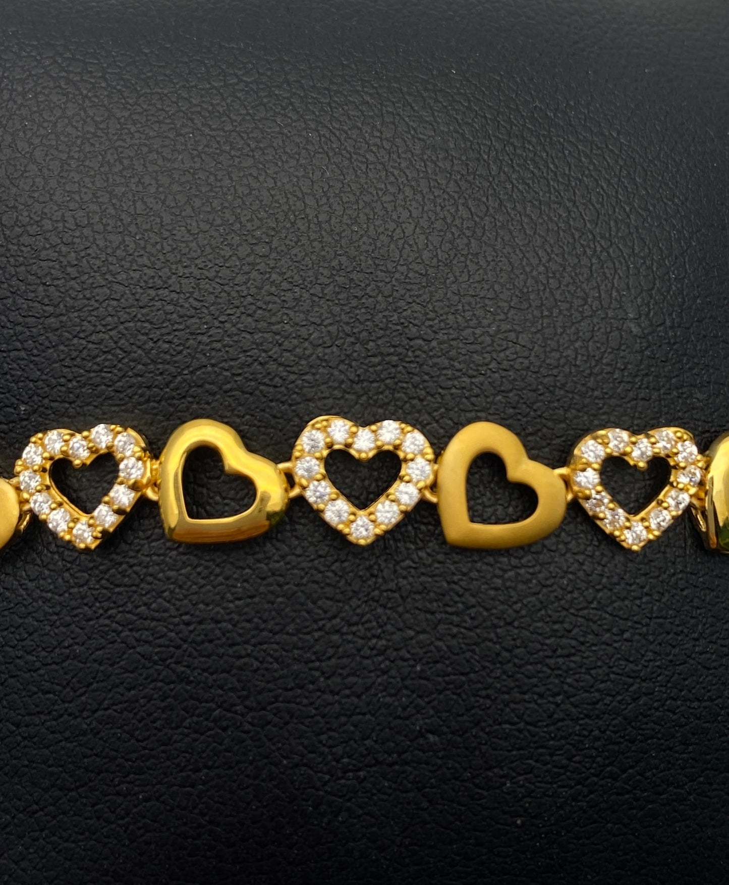 22ct Yellow Gold & CZ Fancy Heart Ladies Bracelet 7.5'' inches 916